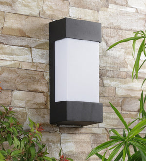 Black Metal Outdoor Wall Light -Le-7443 - Included Bulb