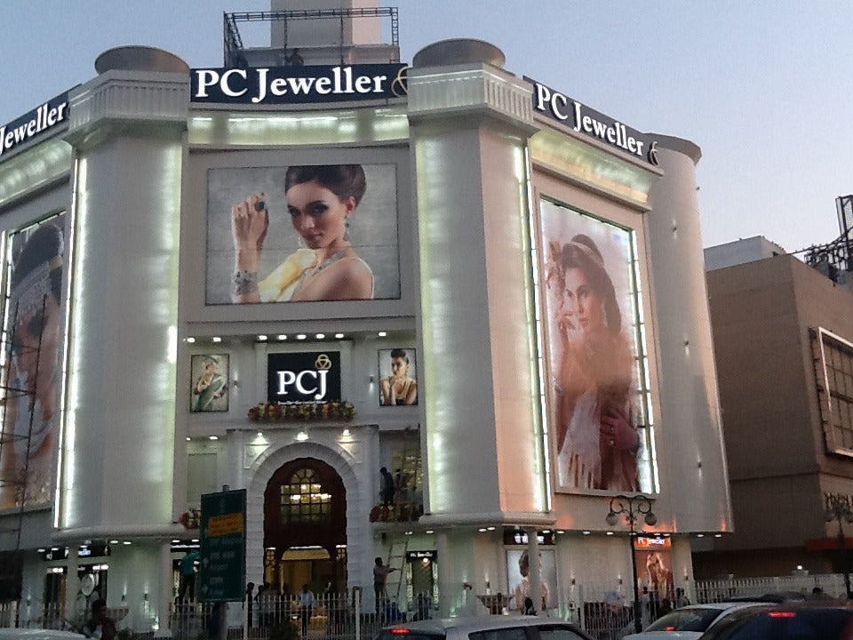 PC Jeweller showroom building in Jaipur, street view