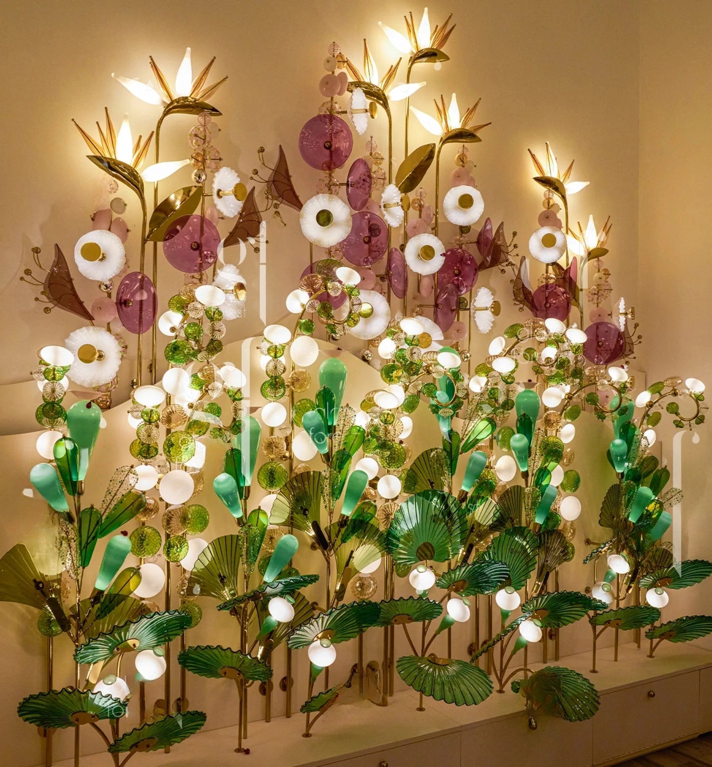 Bird of Paradise Glass Wall Chandelier – An Illuminated Botanical Sculpture