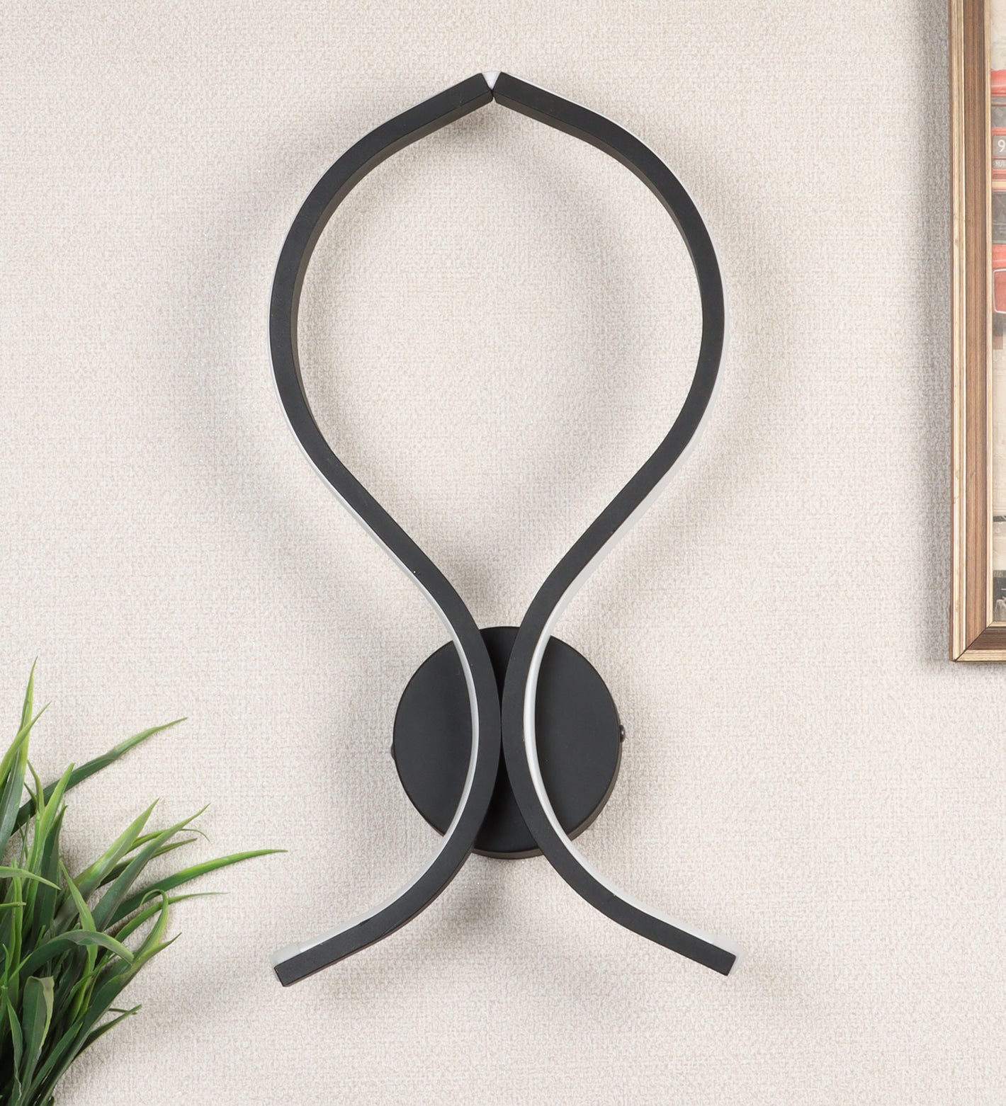 Eliante by Jainsons Lights | Black Iron Wall Light | BEAUTY-QUEEN