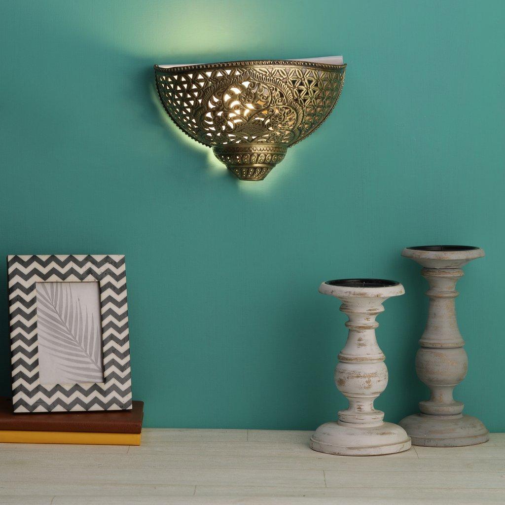 Brass Metal Wall Light - BRASS-BRACLUL-APATER - Included Bulb