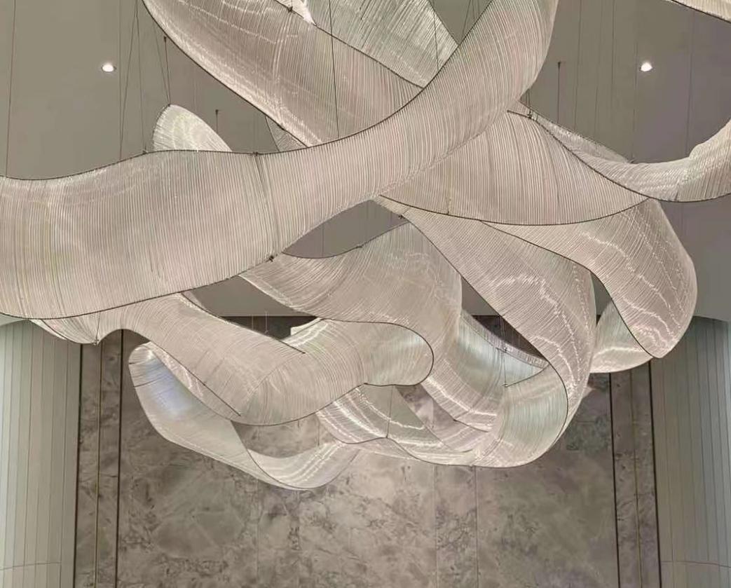 Flowing Ribbon Sculpture Chandelier – A Fluid Statement for Grand Lobbies
