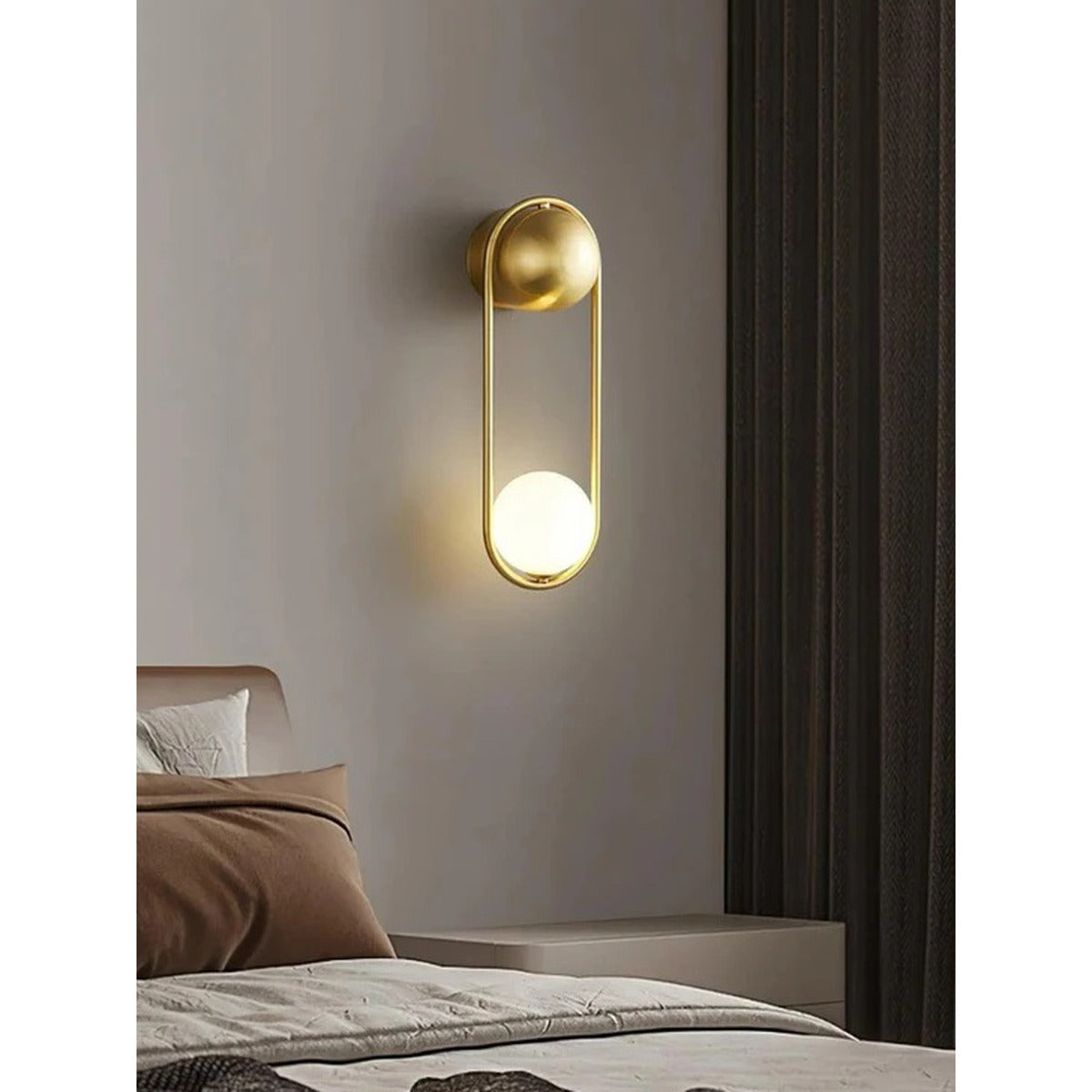 2568-1 1XG9 Wall Light