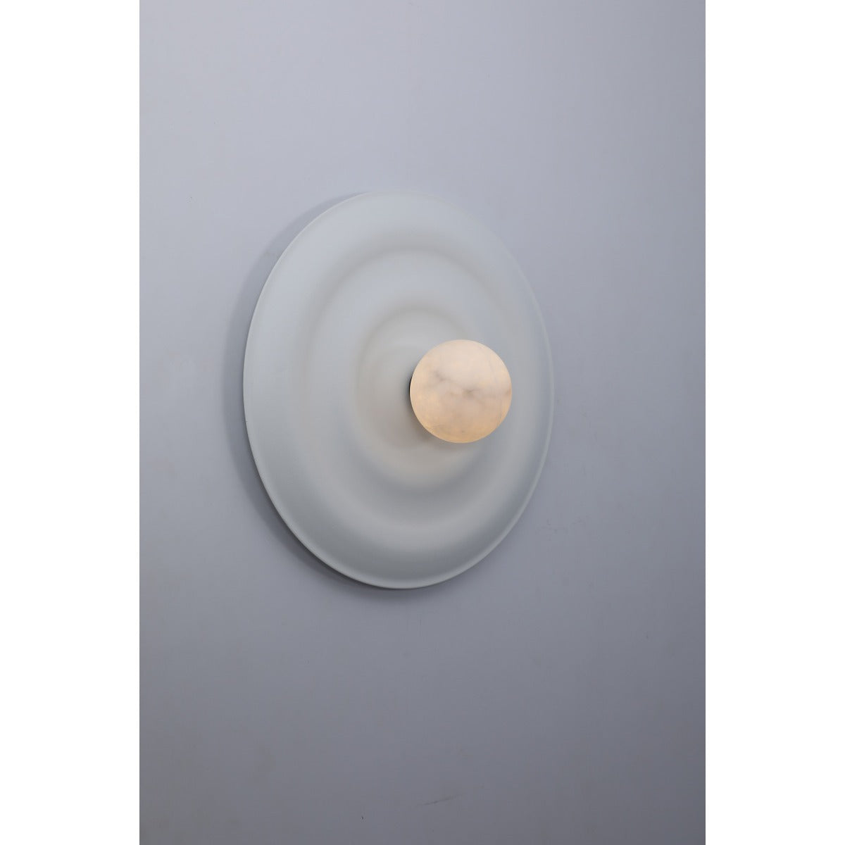 3424-WH 1XG9 Wall Light