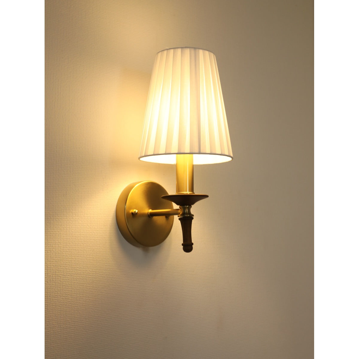 JS-GL-3859-1 - Antique Brass Metal & Fabric Shade & Wood Wooden Wall Light