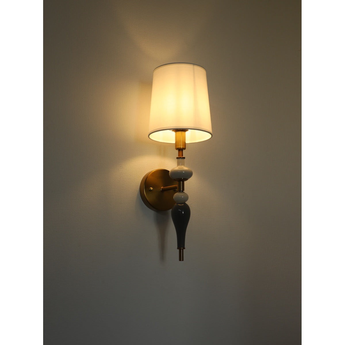 JS-GL-9002-1W - Antique Brass Metal & Ceramic & Fabric Shade Modern Wall Light