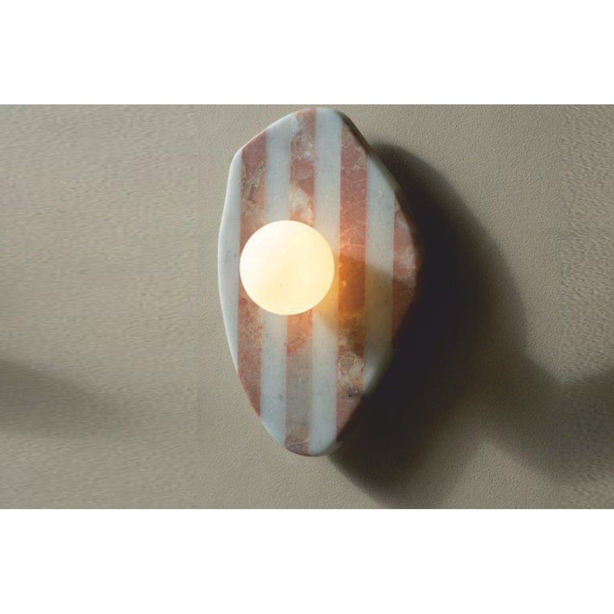 MB 200-300 RD 1XG9 Wall Light