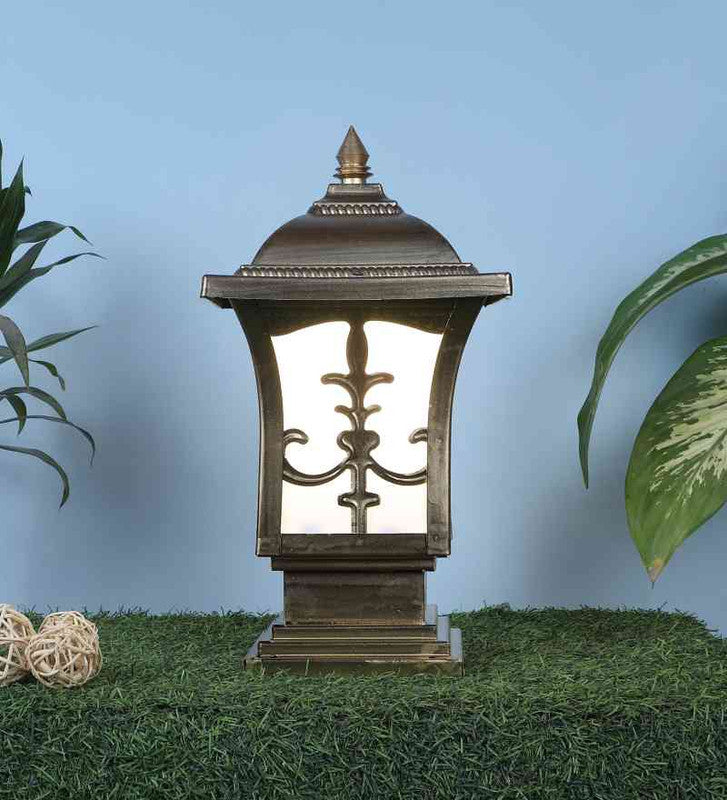 Glisera Gold Aluminium Gate Light  | B22 holder | Included Bulb | Eliante by Jainsons Lights