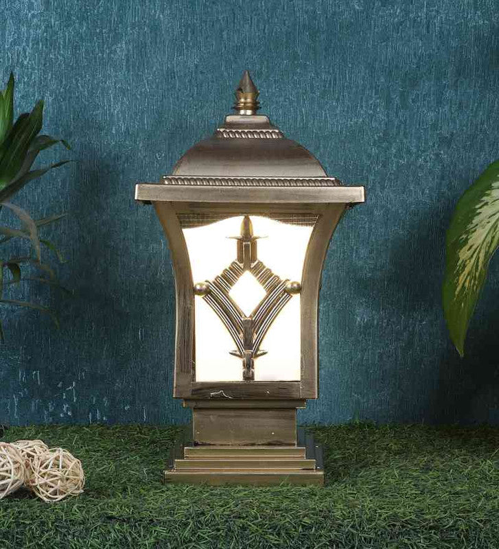 Trovian Gold Aluminium Gate Light  | B22 holder | Included Bulb | Eliante by Jainsons Lights