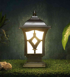 Trovian Gold Aluminium Gate Light  | B22 holder | Included Bulb | Eliante by Jainsons Lights