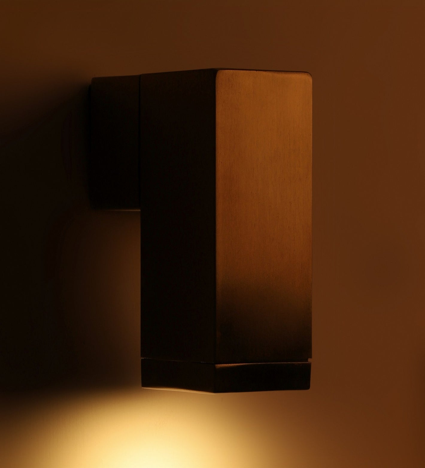 Silver Metal Outdoor Wall Light Av003-1-Sq-SSV