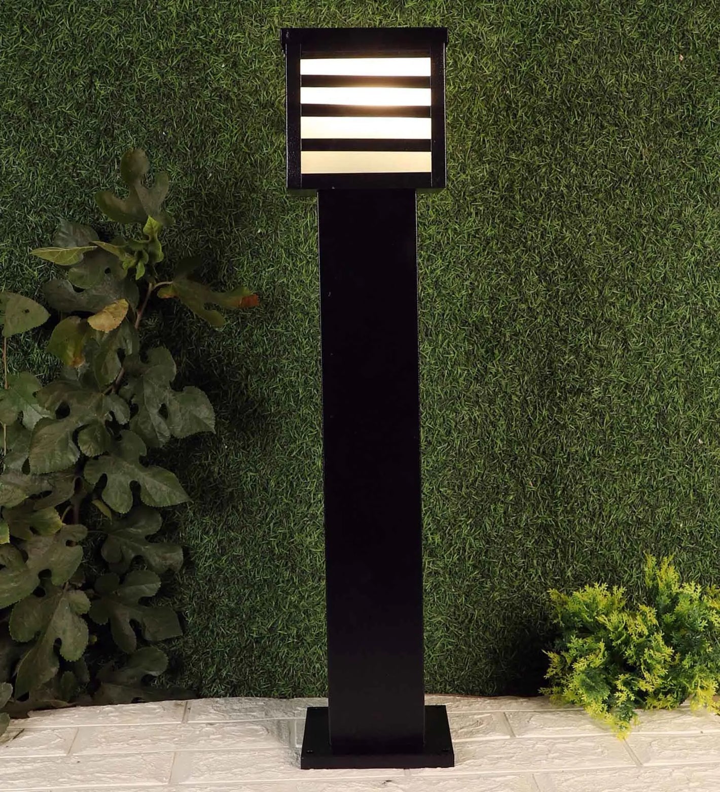 Noe Black Iron Garden Light | JS-5050-2-BULLAD | Included Bulb | Eliante by Jainsons Lights