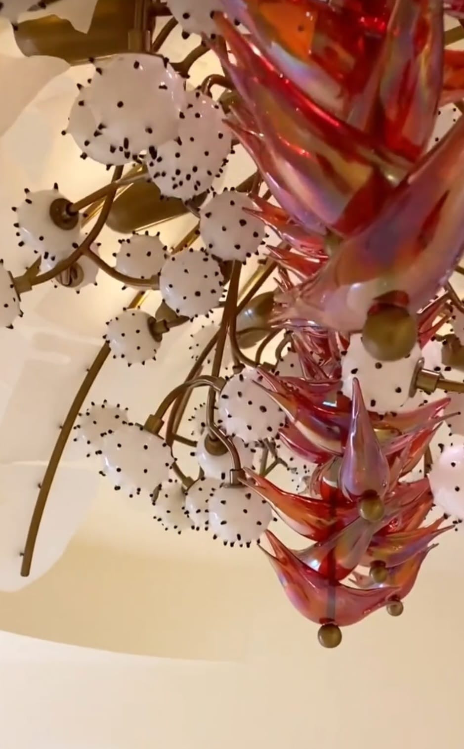 Coral Flame Glass Chandelier – detail view 2