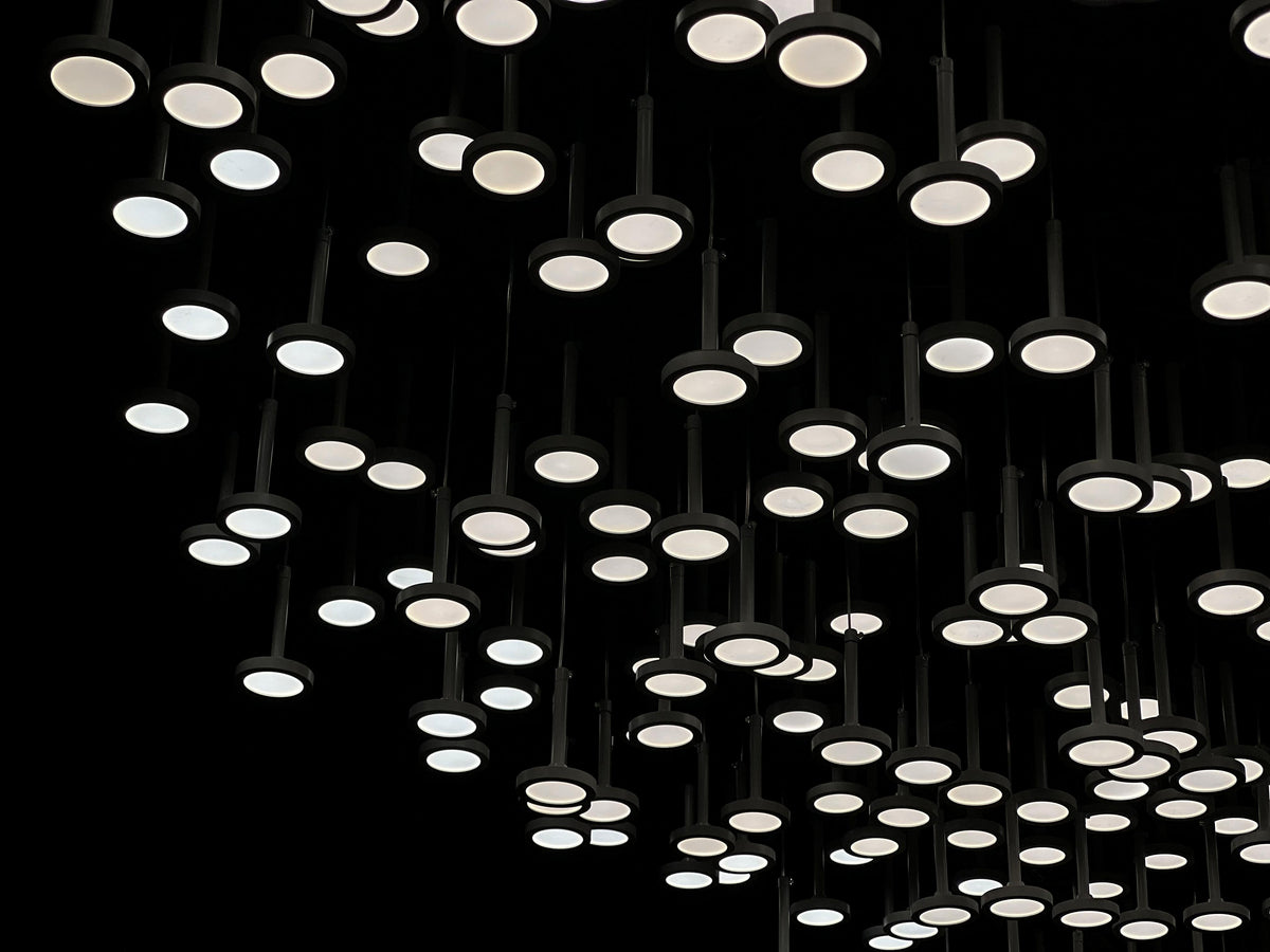Raindrop Disc Cluster Chandelier – A Cloud-Like Statement for Grand Lobbies