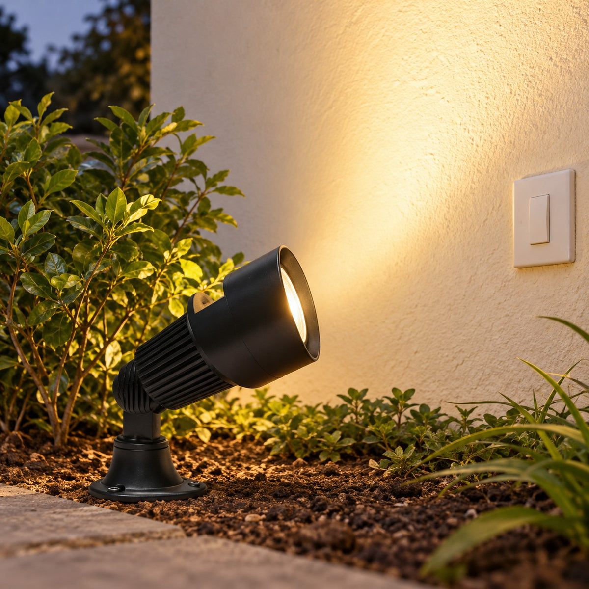 Mains And Solar Garden LED Spike Lights - Gzoom With Base IP65 Mr16 Lamps
